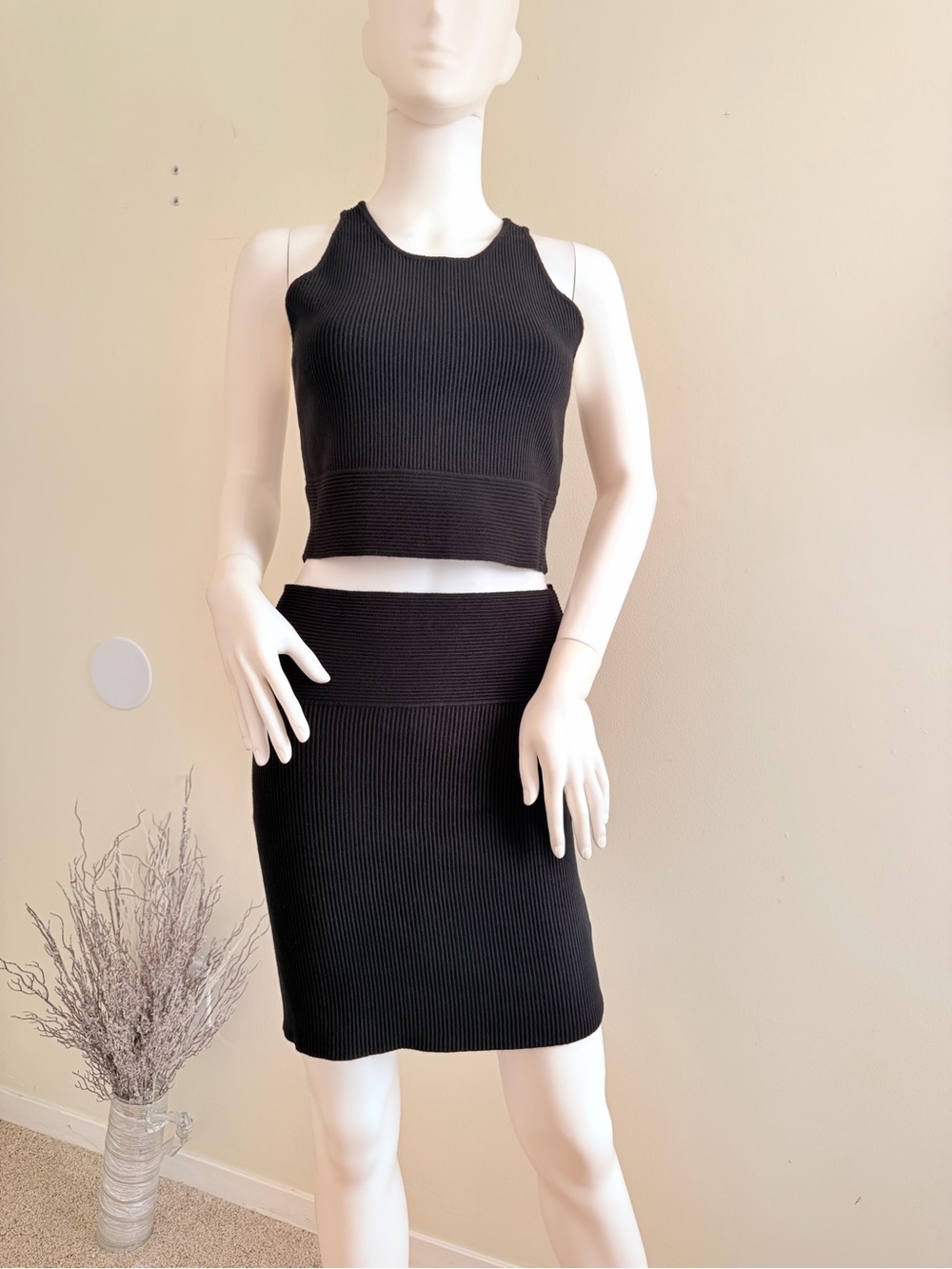 House of Harlow 1960 Black Ribbed Pencil Skirt